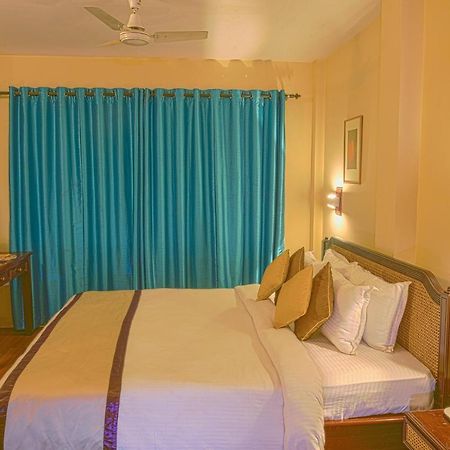 Landmark Hotels Guwahati Buitenkant foto