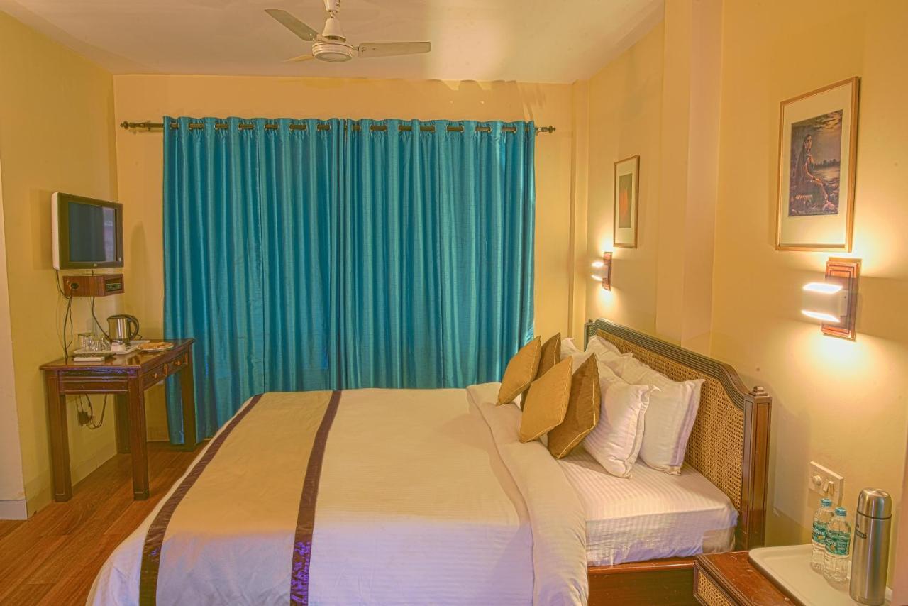 Landmark Hotels Guwahati Buitenkant foto
