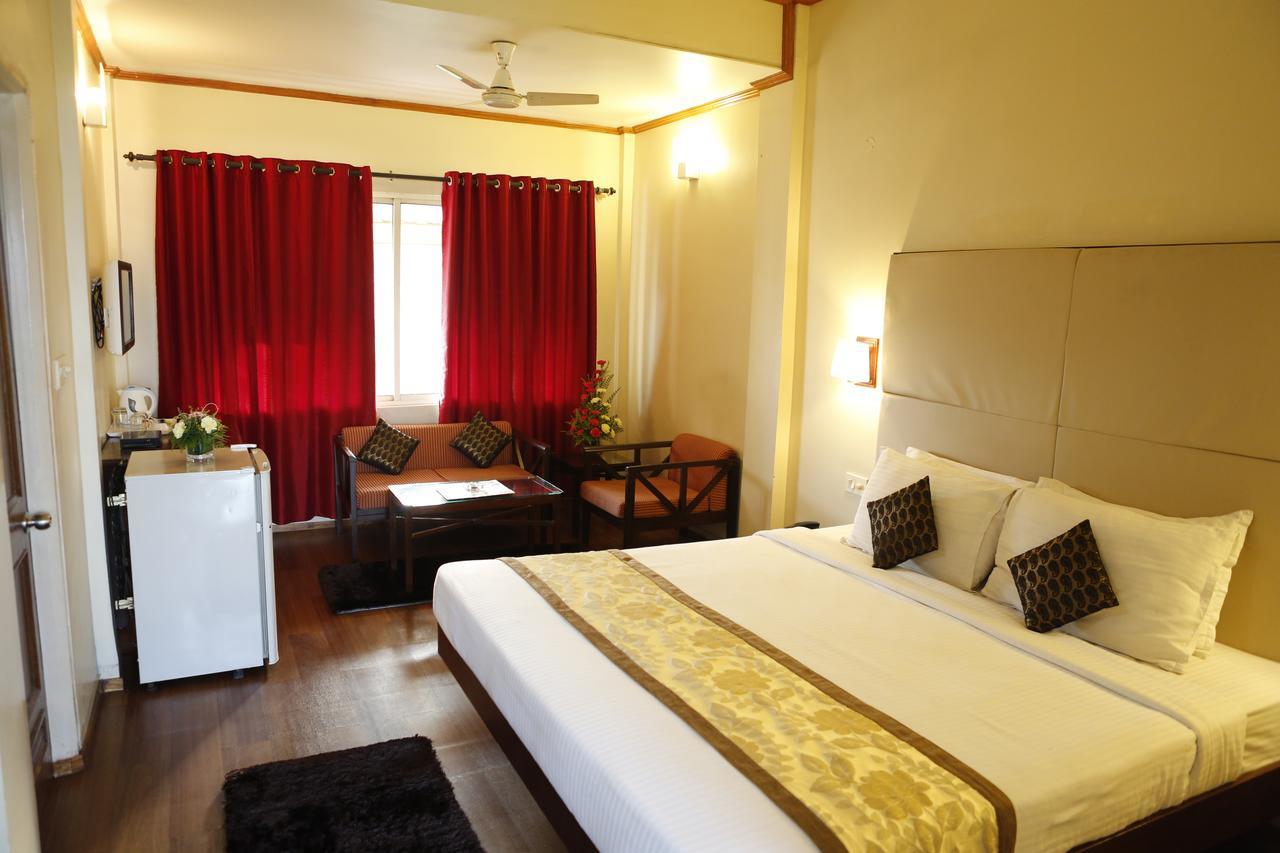 Landmark Hotels Guwahati Buitenkant foto
