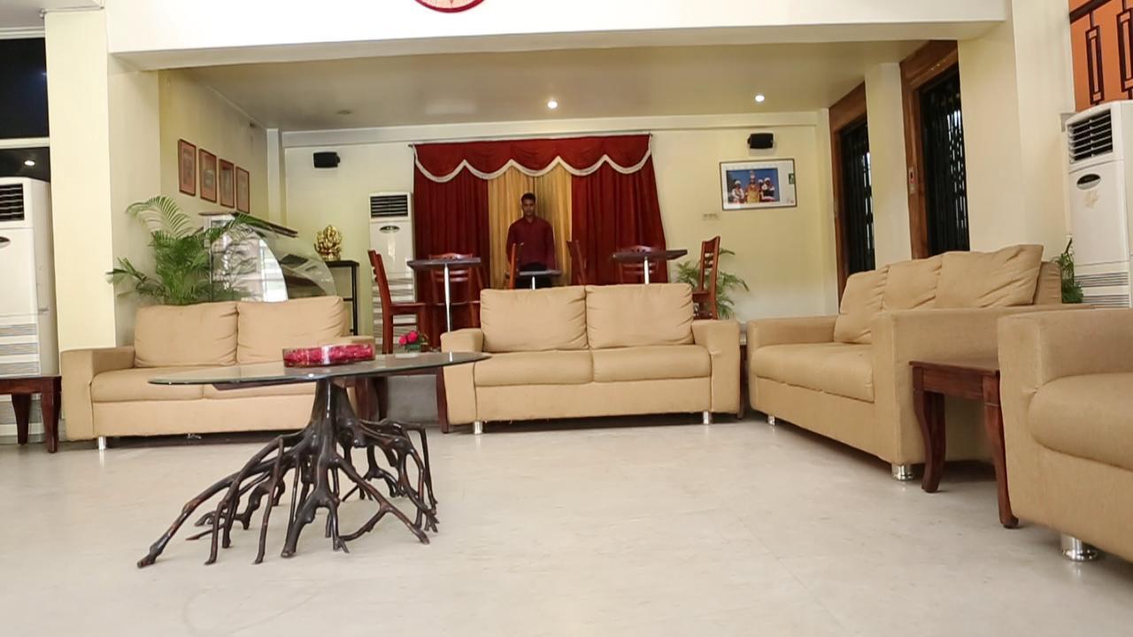 Landmark Hotels Guwahati Buitenkant foto