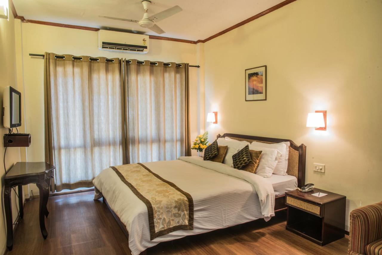 Landmark Hotels Guwahati Buitenkant foto