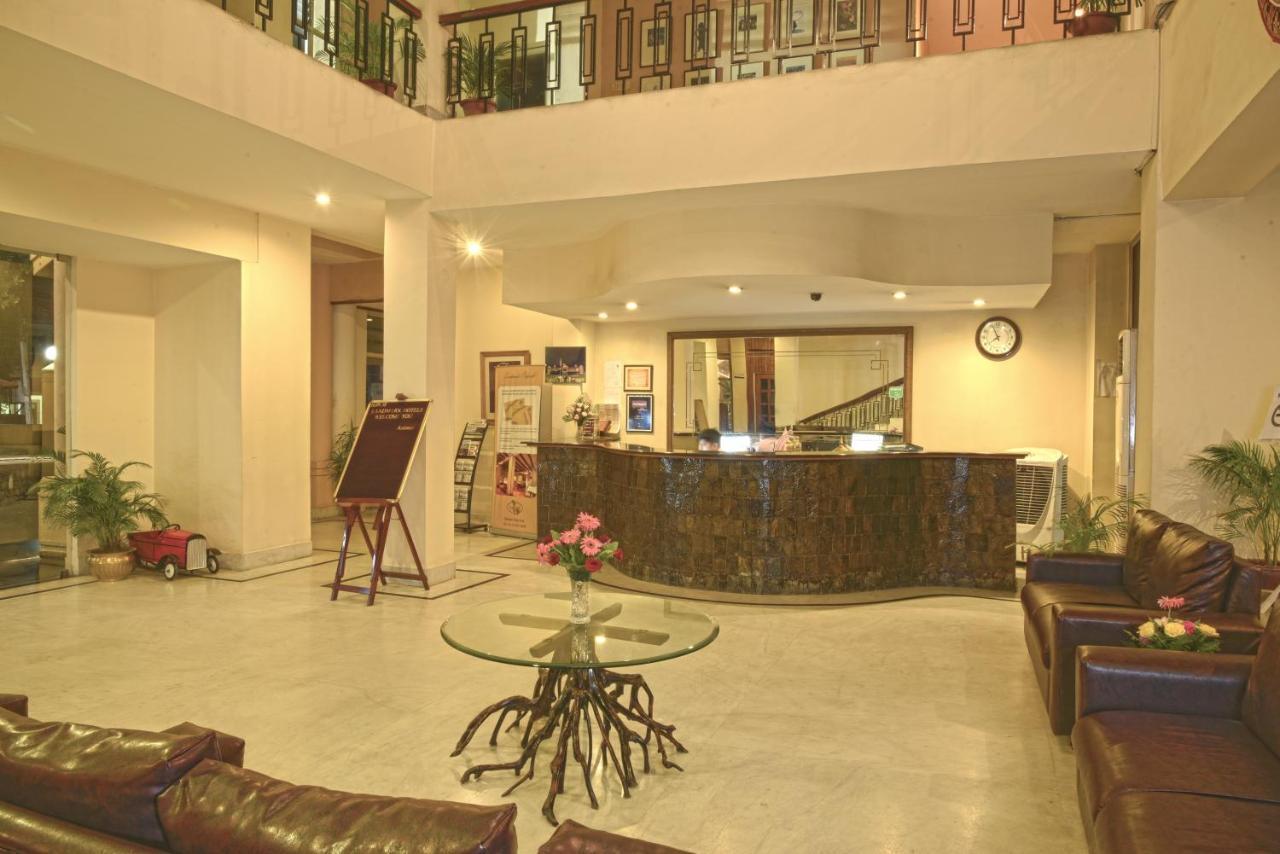 Landmark Hotels Guwahati Buitenkant foto