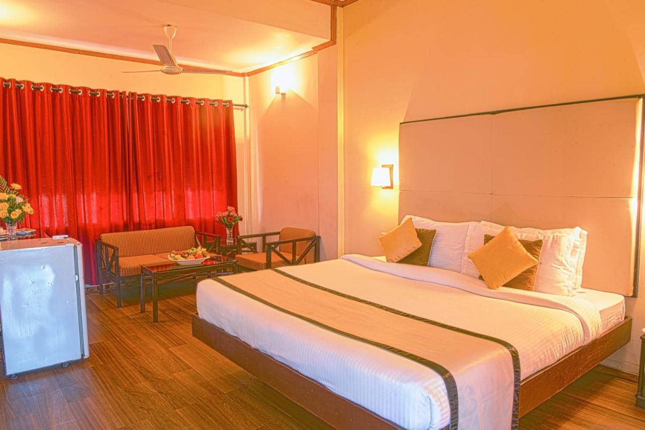 Landmark Hotels Guwahati Buitenkant foto