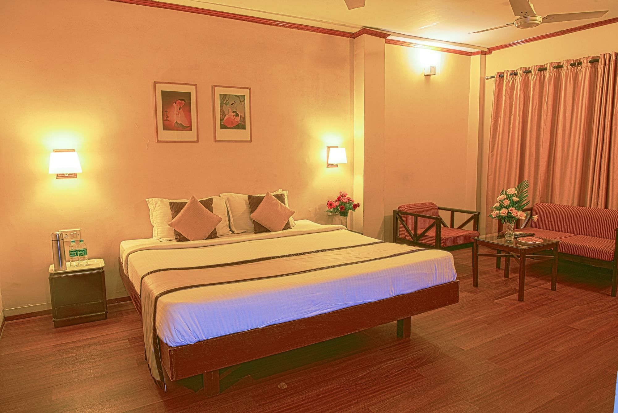 Landmark Hotels Guwahati Buitenkant foto